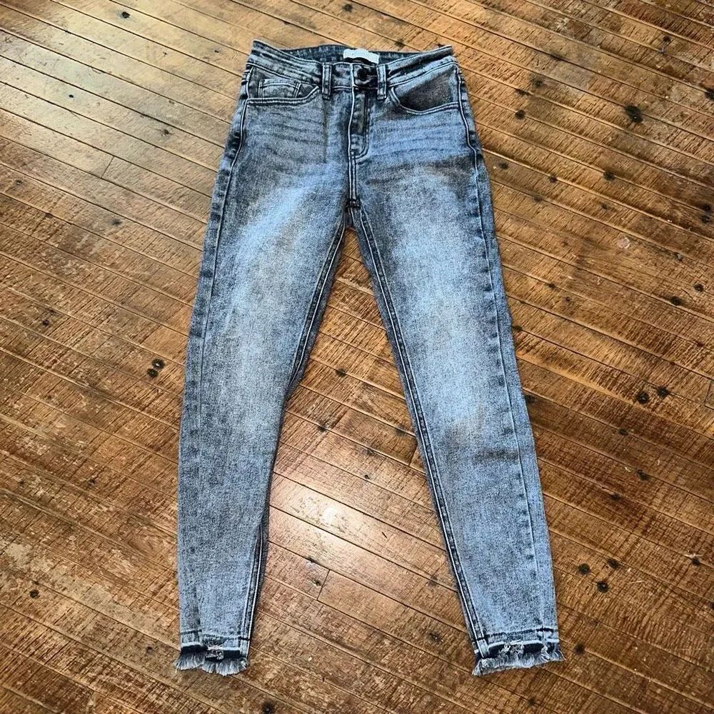 Kancan distressed black mid rise size 24 normcore jeans